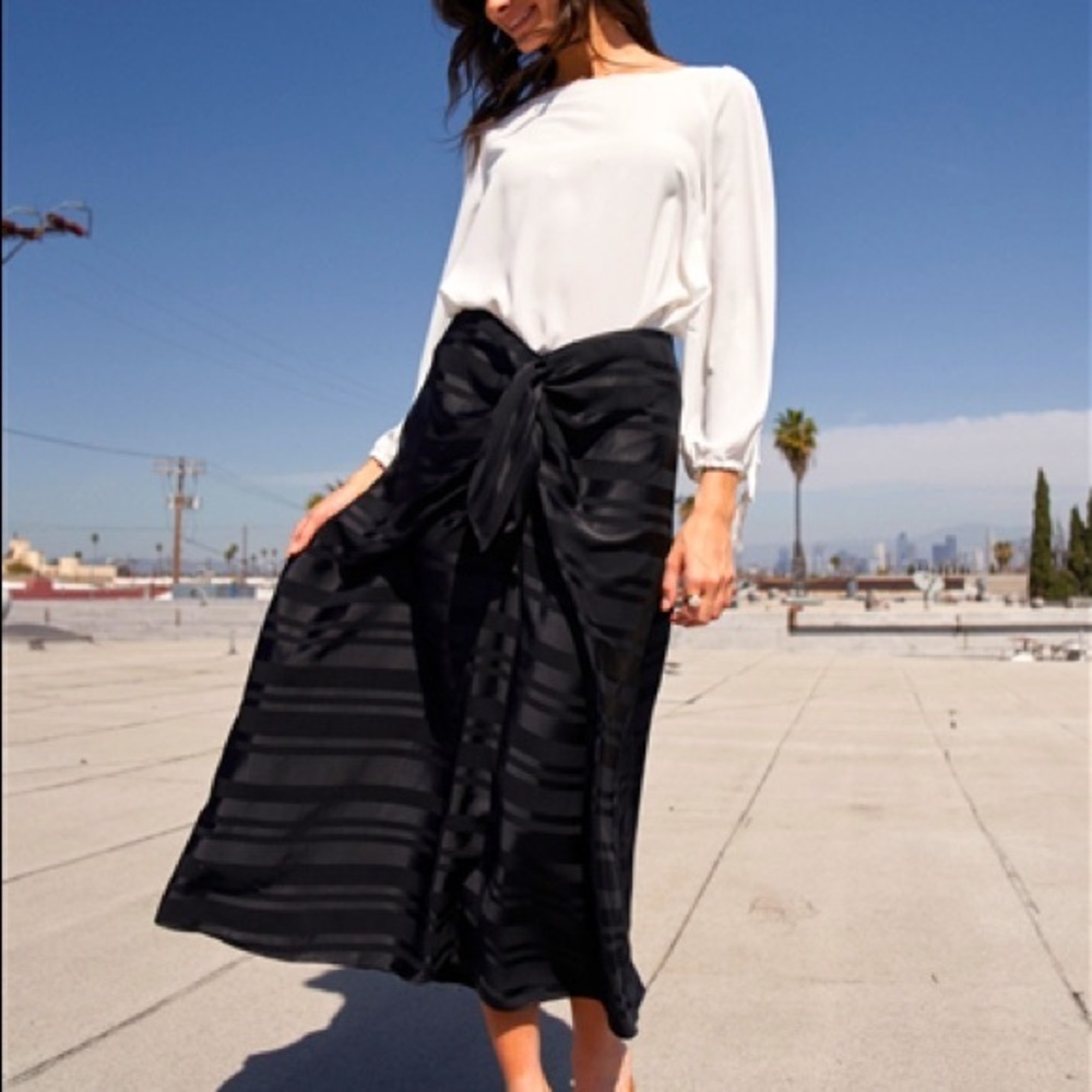 Black Striped High-Waist A-Line/Flare Midi Skirt